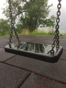 ...nach dem Mittagessen regnet es wieder und der geplante Nachmittagsausflug fällt aus.